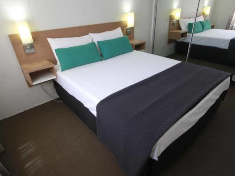 Darcy Arms Hotel Motel Gold Coast Exterior foto